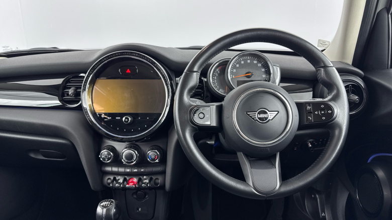 MINI Hatchback 1.5 Cooper Classic 5dr Auto [Nav Pack] Petrol Hatchback